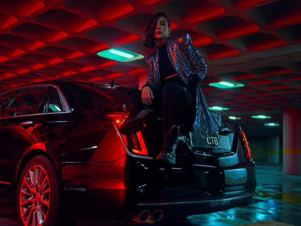 ’كاديلاك‘ ... شراكة جديدة مع مجموعة من الناشطين بعالم الموضة والفنّانين